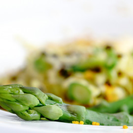 Poké légumes Verts (H. Vert, Asperge, Petit Pois) Pesto  Roquette, Burrata, Fregola,Mangue, Graines(végé)