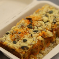 Crumble (Amande, Pignon, graines,...Parmesan) de Légumes Potiron, Carotte, Poireau, Chorizo