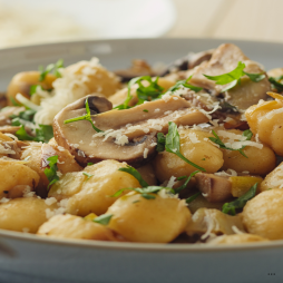 Gnocchis aux Epinard et Champignons , Parmesan (Végé)