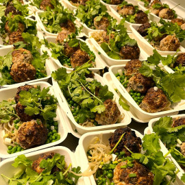 Boulettes de Porc Thai, Soja, Riz, P Pois, Herbes
