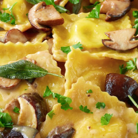 Ravioli au Potiron, Champignons, Potimarron, sauce Parmesan (Végé)