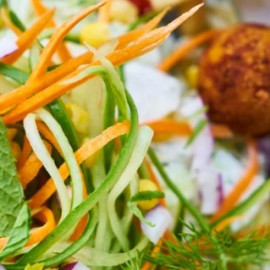 Poke Croquettes Thai (tofu), Nouilles, Crudités, Cacahuètes (Végé)