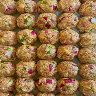 Boulettes Tofu Champignon, Sauce Korma, Riz Basmati et Noix de Cajou (végé)