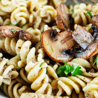 PATES AUX CHAMPIGNONS, CREME PARMESAN (fusilli) (végé)